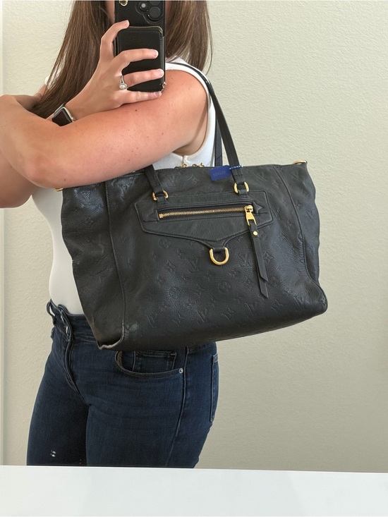 Louis Vuitton Handbags - Louis Vuitton Empriente Lumineuse PM shoulder hand bag 💙
